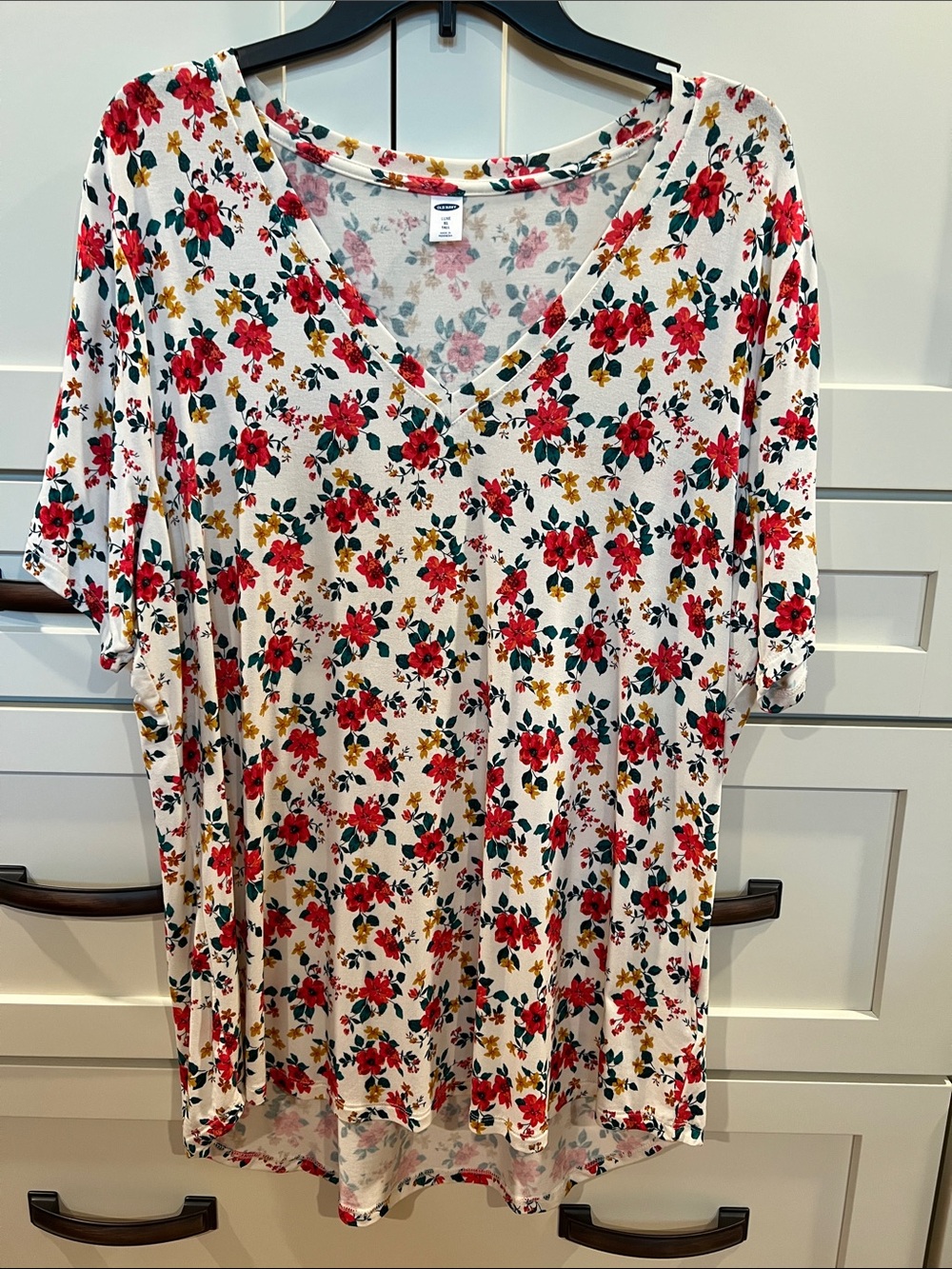 Old Navy Floral V-Neck Tunic Top in White with Red & Green Floral Print Sz XL